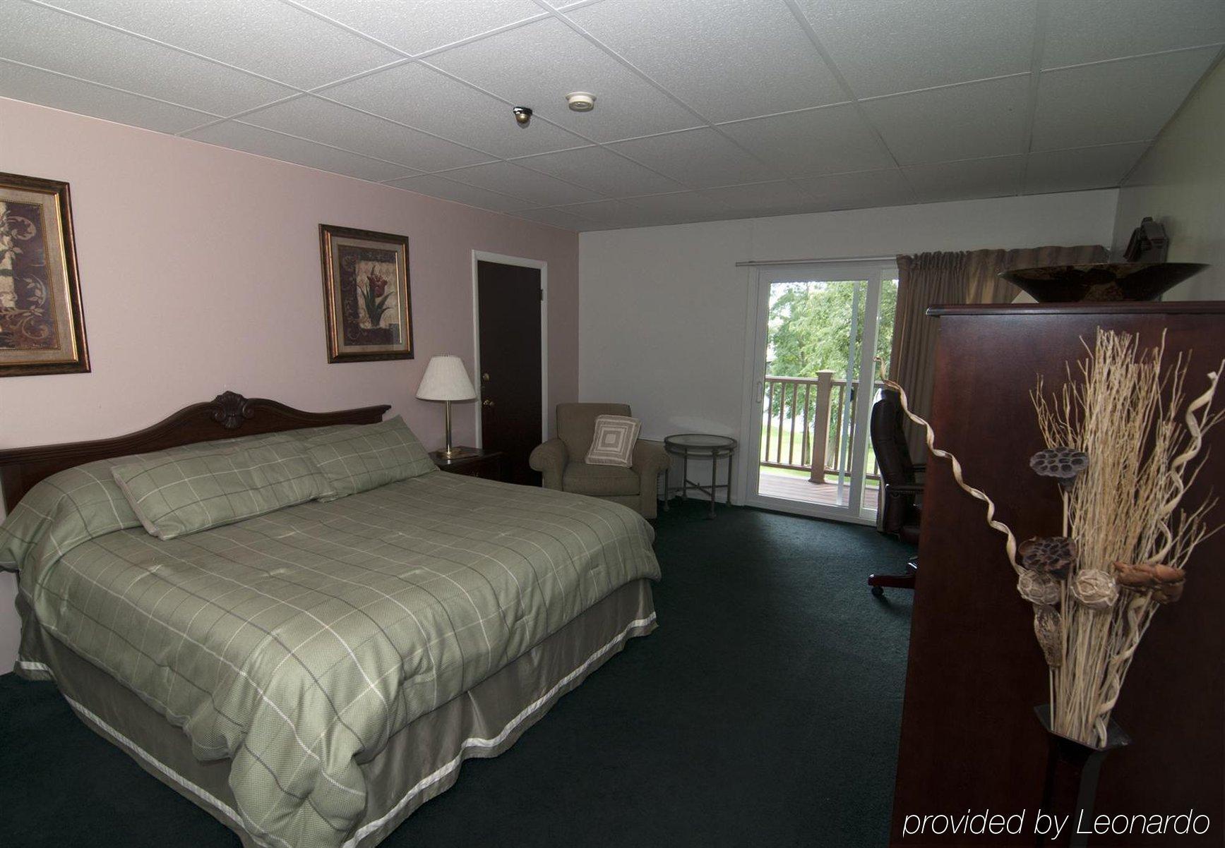 University Inn Academic Suites Orono Room photo