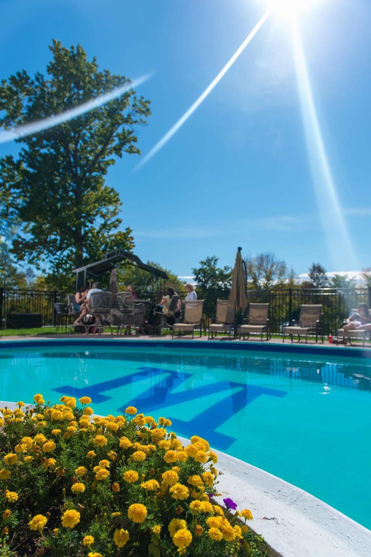 University Inn Academic Suites Orono Exterior photo